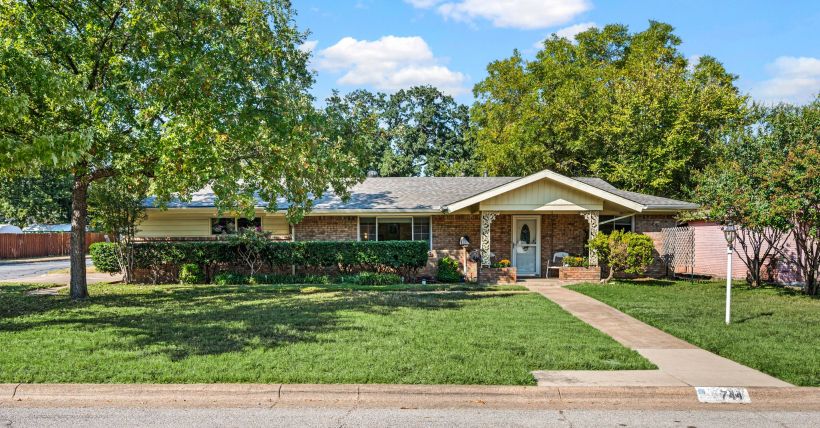 Gorgeous Home in Hurst